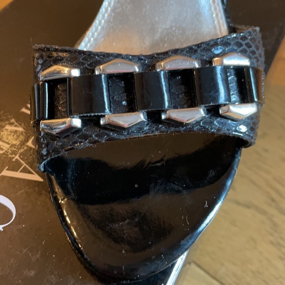 White House Black Market open toe slip on Sandler size 7 - Picture 2 of 7